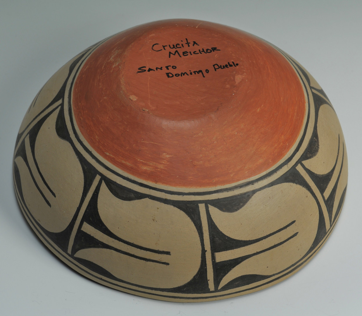 Lot 400: Santa Domingo bowl, basket and vase, Melchor