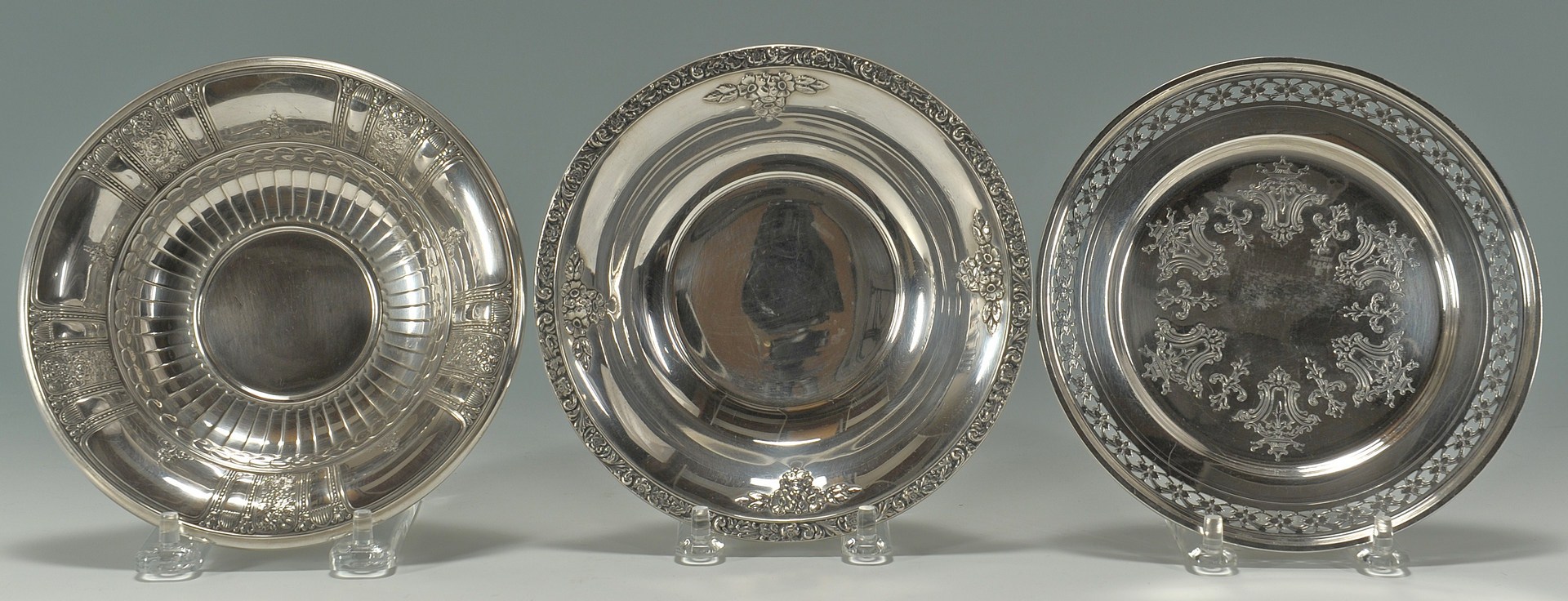 Lot 439: Wallace Sterling plate and assorted bowls, 6 pcs