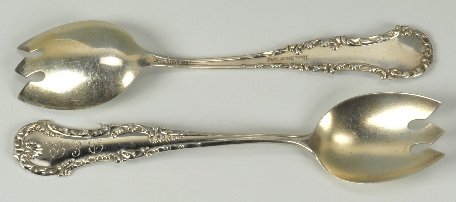 Lot 510: 12 George III Whiting Sterling Ice Cream Forks