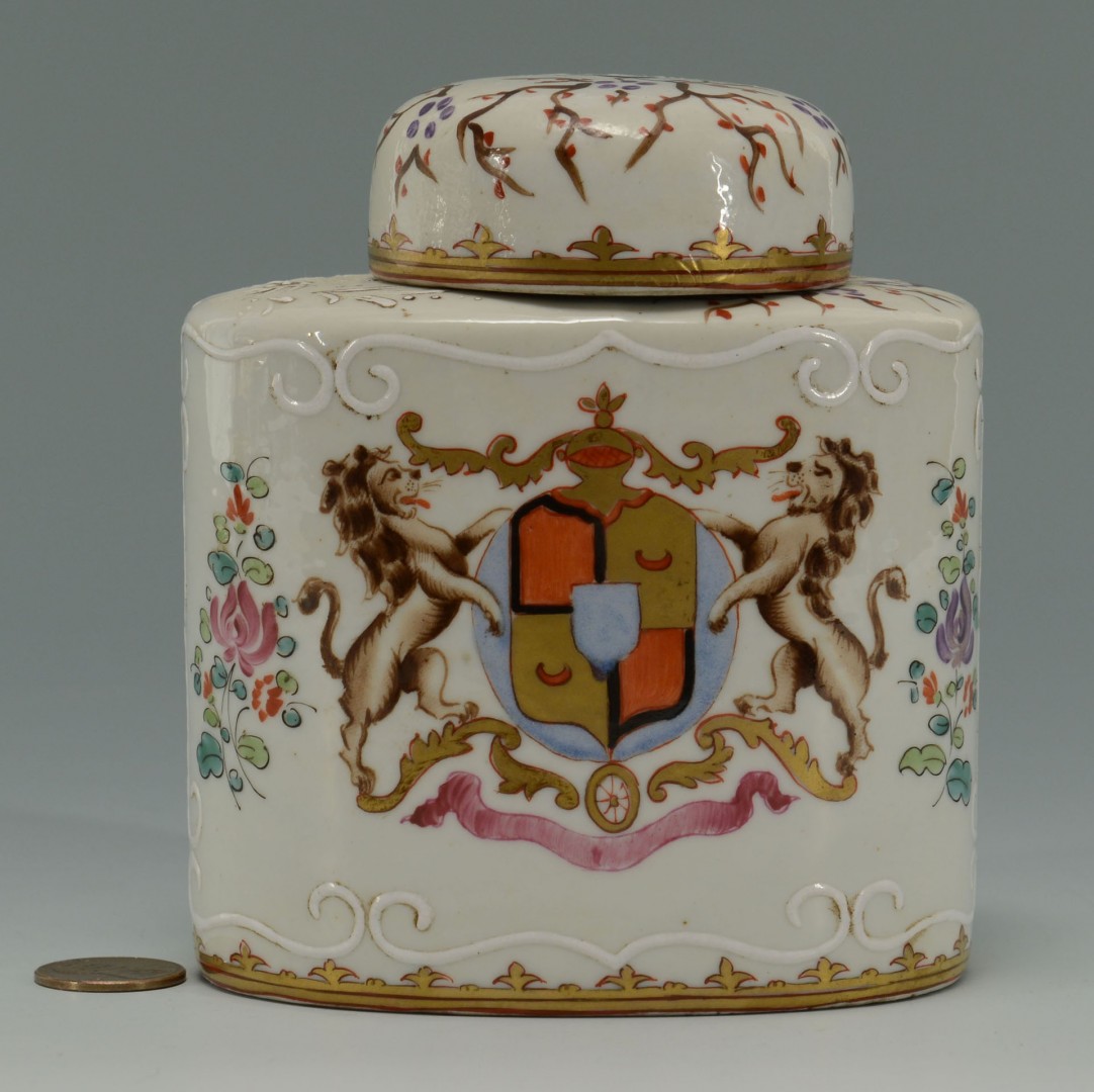 Lot 140: Paris Edme Samson Enameled Porcelain Tea Caddy