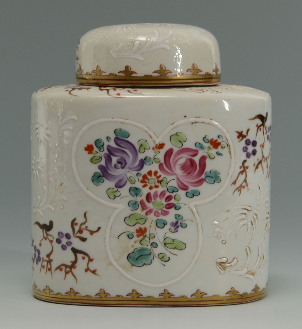 Lot 140: Paris Edme Samson Enameled Porcelain Tea Caddy