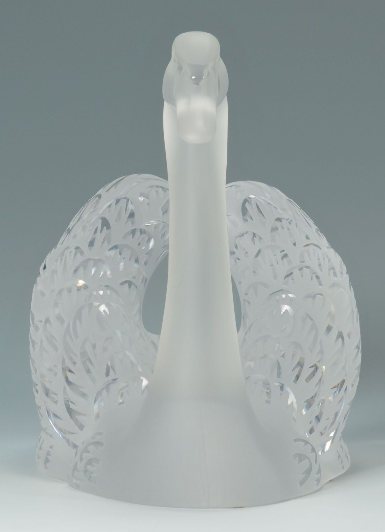 Lot 164: Lalique Crystal Swan