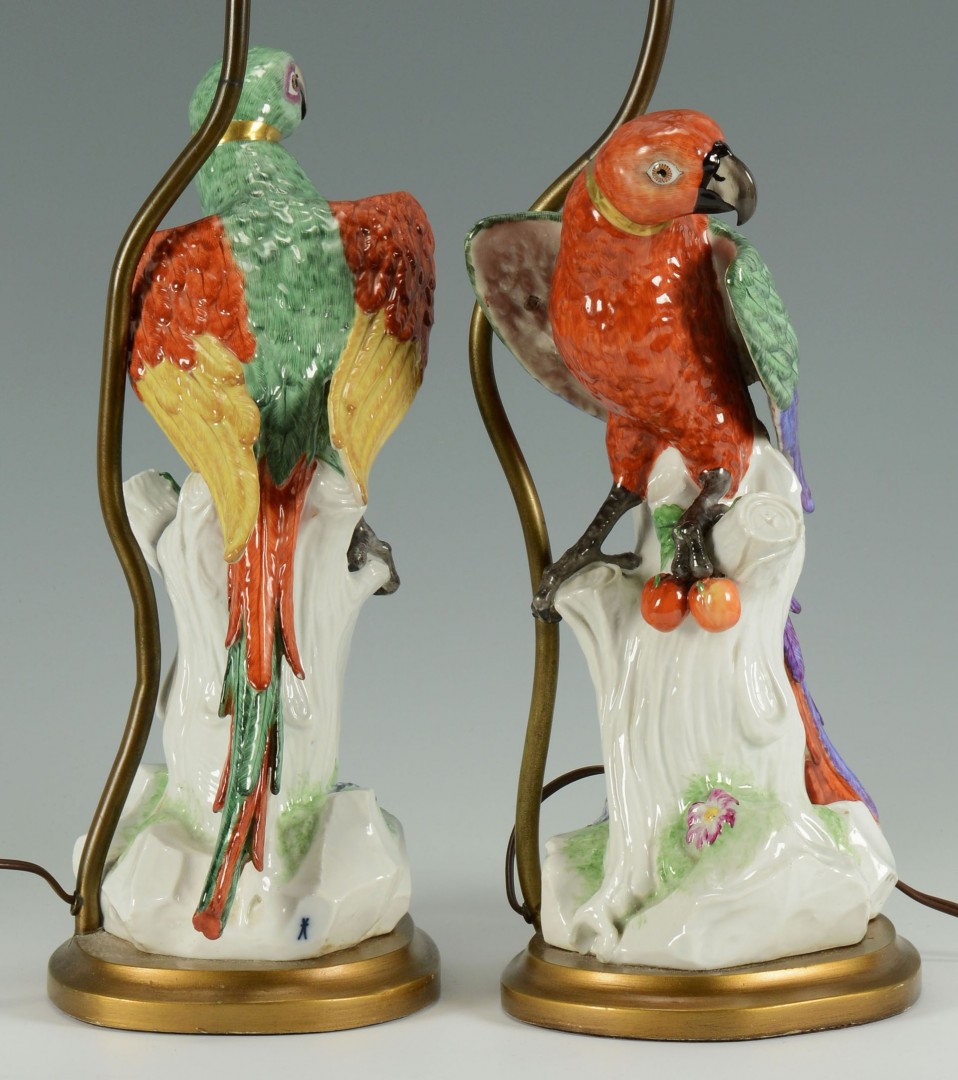 Lot 258: Pair Meissen style porcelain parrot lamps