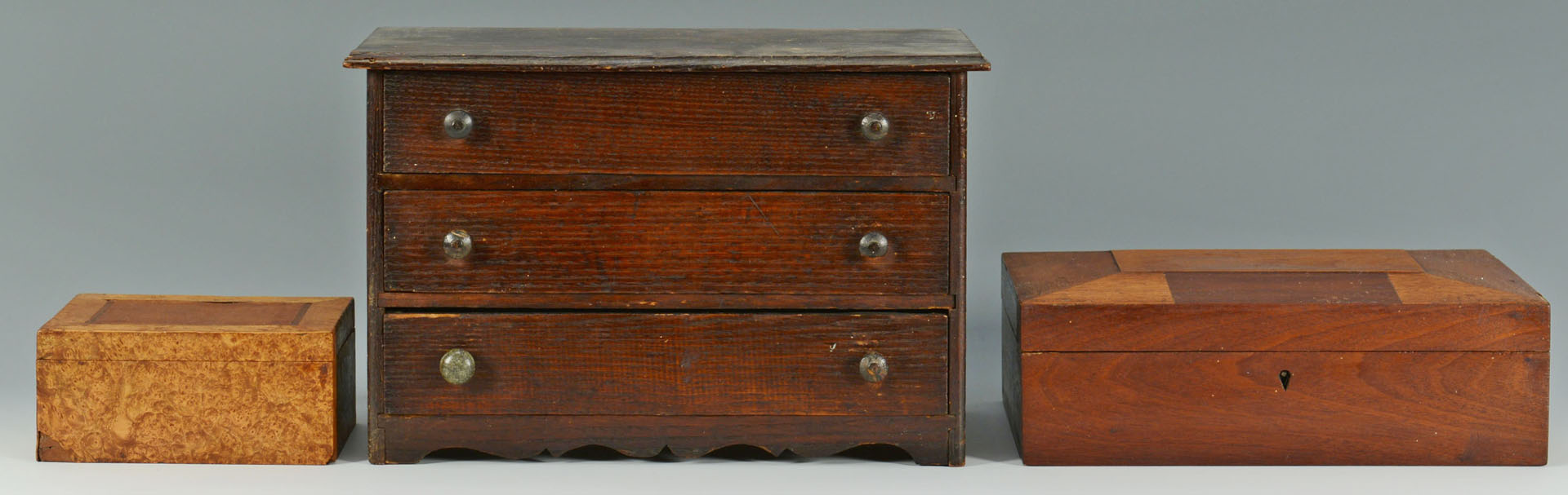 Lot 27: Grouping of 3 small chest, boxes, and silhouettes