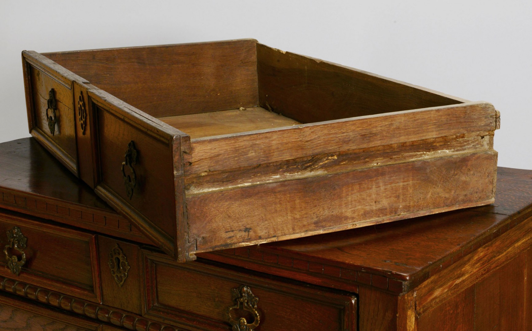 Lot 346: William and Mary chest, late 17th cent.