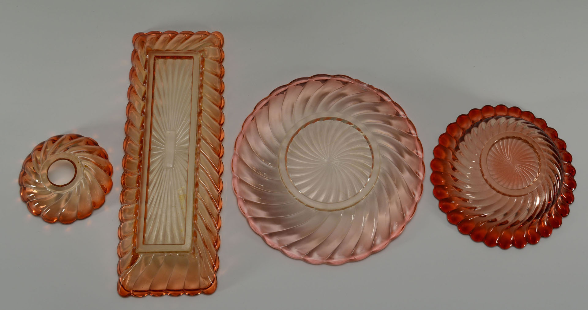 Lot 366: Lot of Baccarat Amberina Glass items, total 11