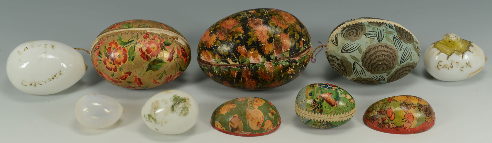 Lot 514: Grouping of Easter Containers & Decorative Items