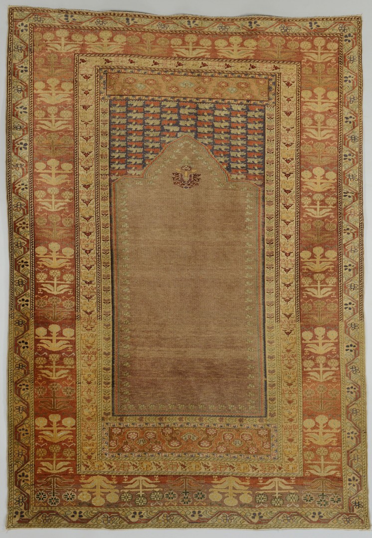 Lot 569: Semi-Antique Turkish Ghiordes Prayer Rug, 6.5 x 4.
