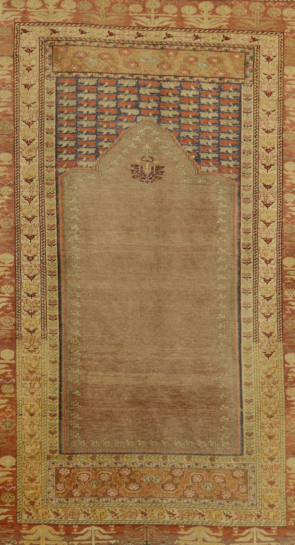 Lot 569: Semi-Antique Turkish Ghiordes Prayer Rug, 6.5 x 4.