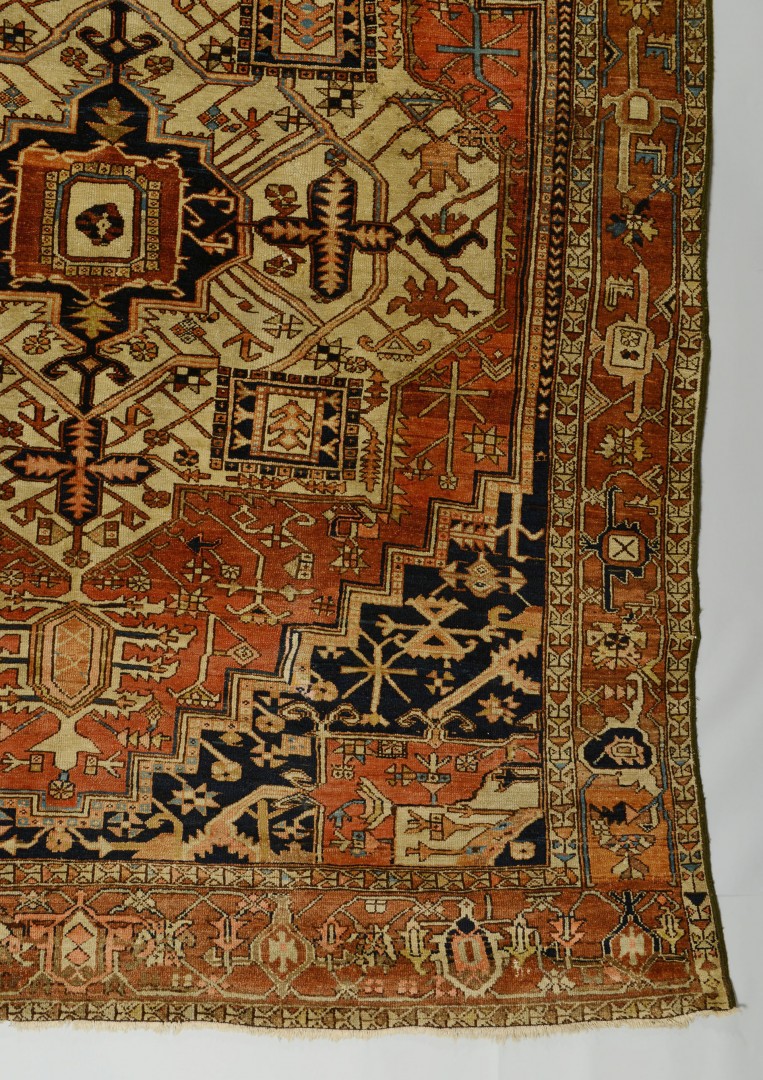 Lot 570: Antique Persian Heriz Carpet, 9.7 x 12