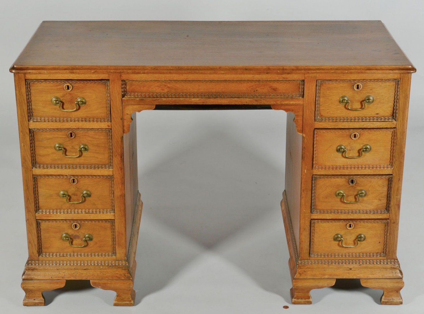 Lot 574: Late 19th century Doctor's Desk, Knoxville history