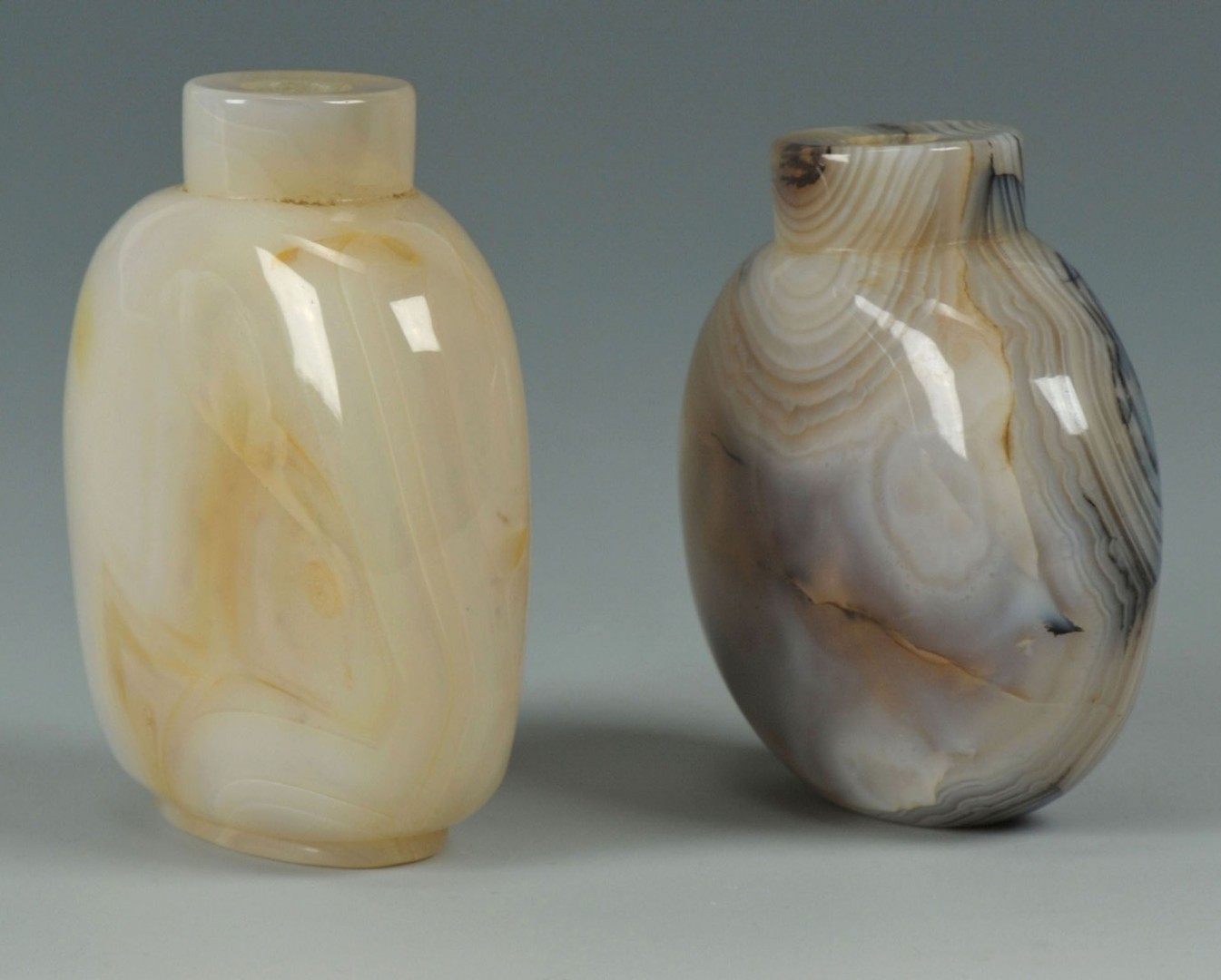 Lot 5: 3 Chinese Snuff Bottles, Jade & Agate
