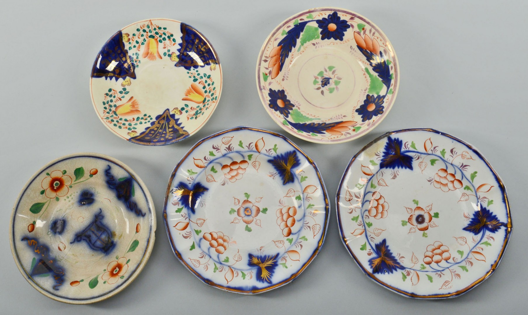 Lot 645: Large grouping of Gaudy Ironstone, 21 pieces