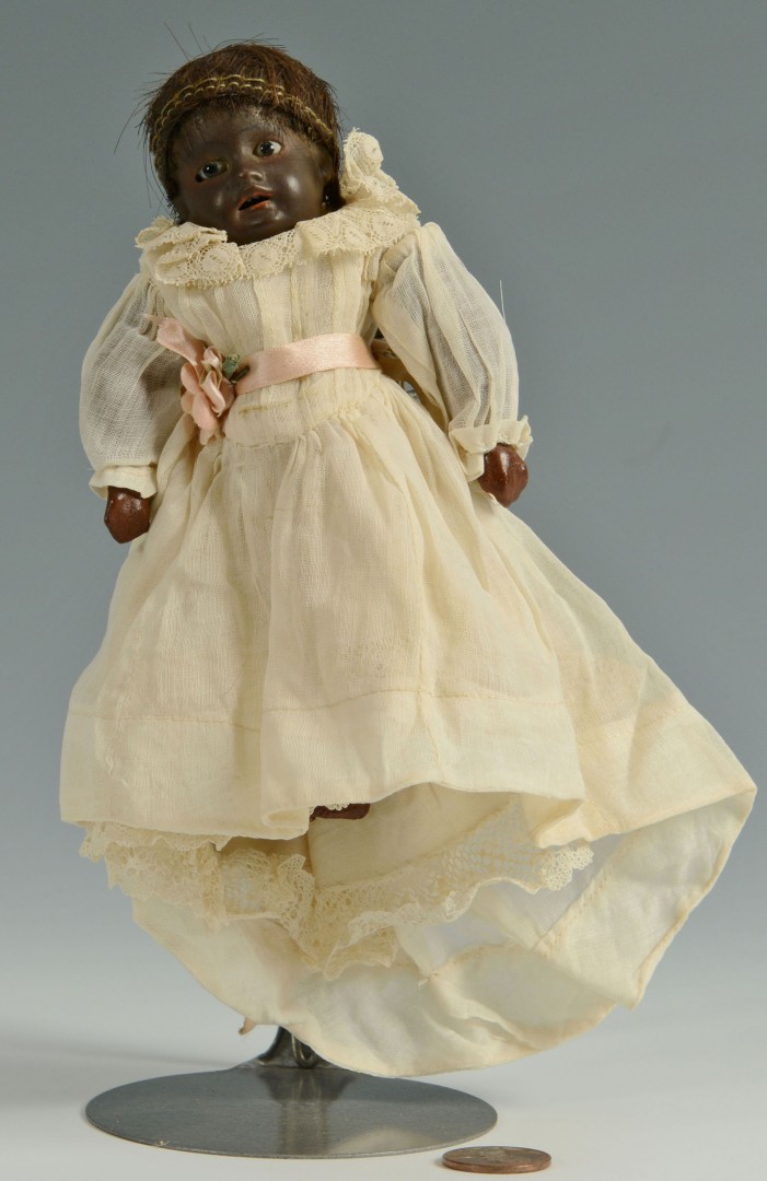 Lot 675: Early black tiny character doll, Kuhnlenz
