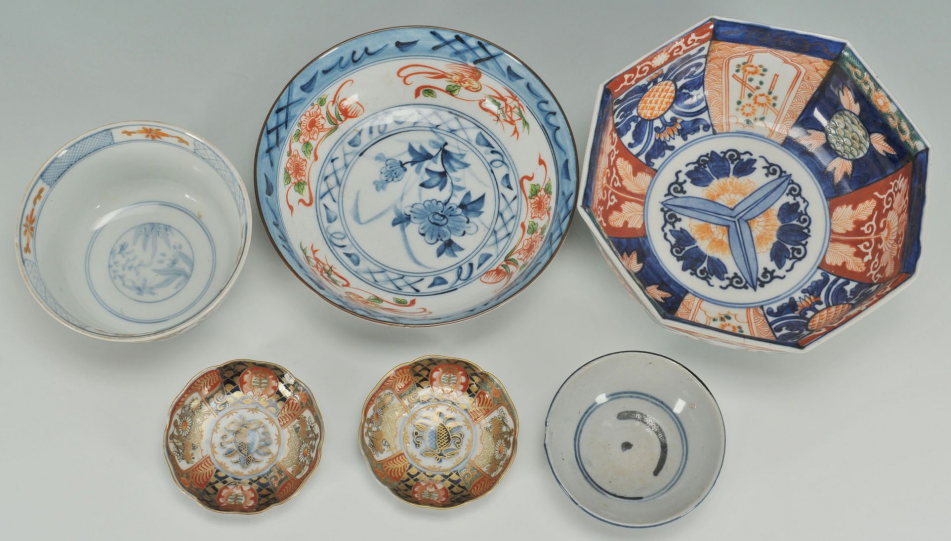 Lot 712: Group of 6 pcs Imari & Chinese porcelain