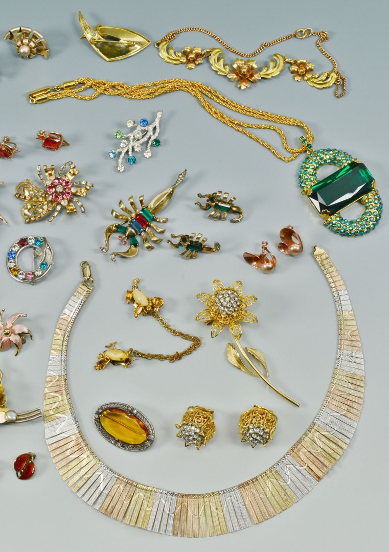 Lot 734: Group of Vintage Costume Jewelry