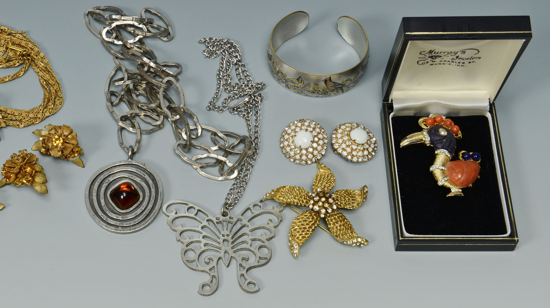Lot 745: Vintage Costume Jewelry incl. Hattie Carnegie, DeM