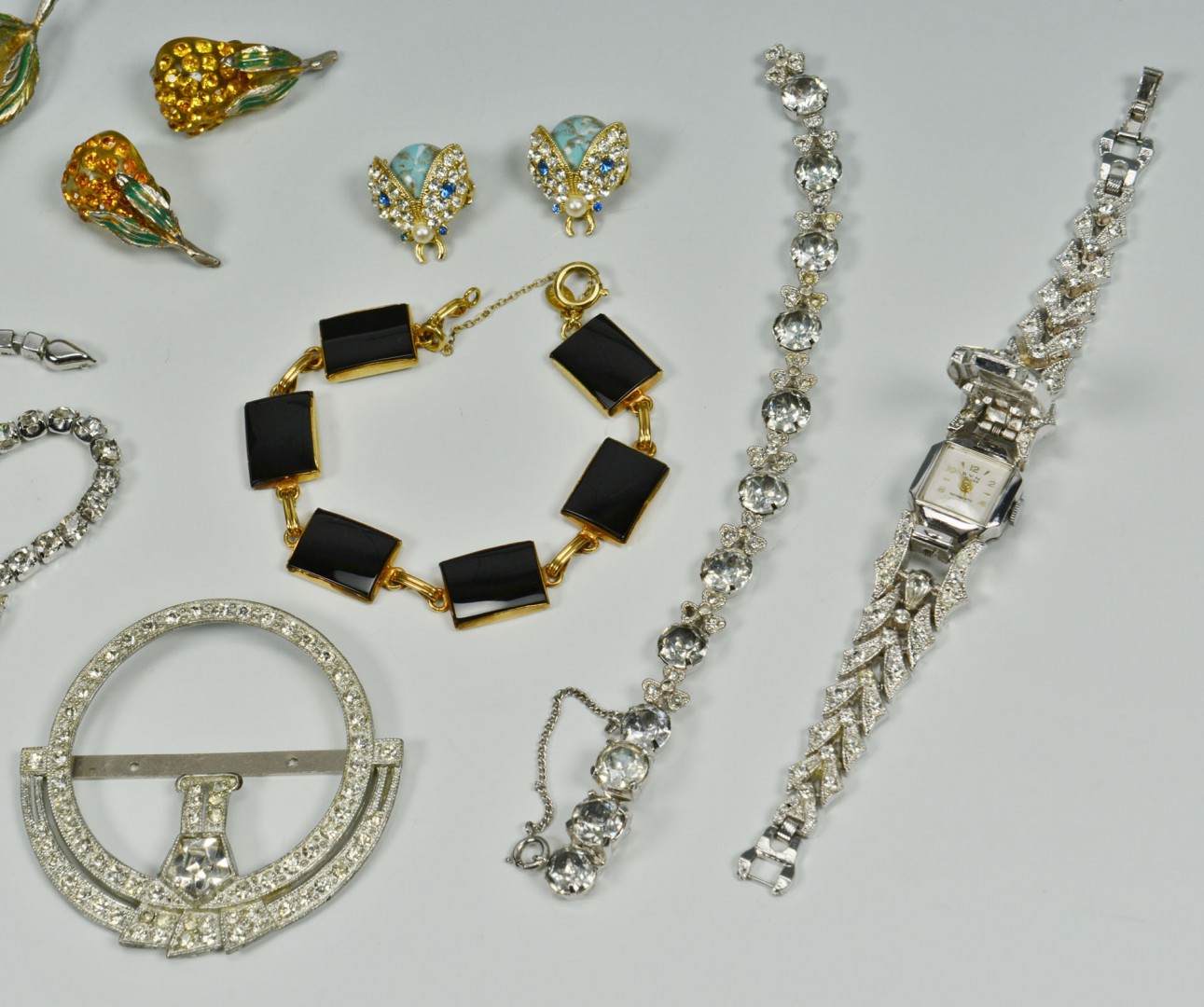 Lot 752: Vintage Costume Jewelry, 13 items