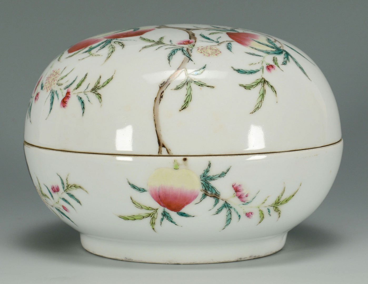 Lot 8: Chinese Porcelain Famille Rose Penghe Box