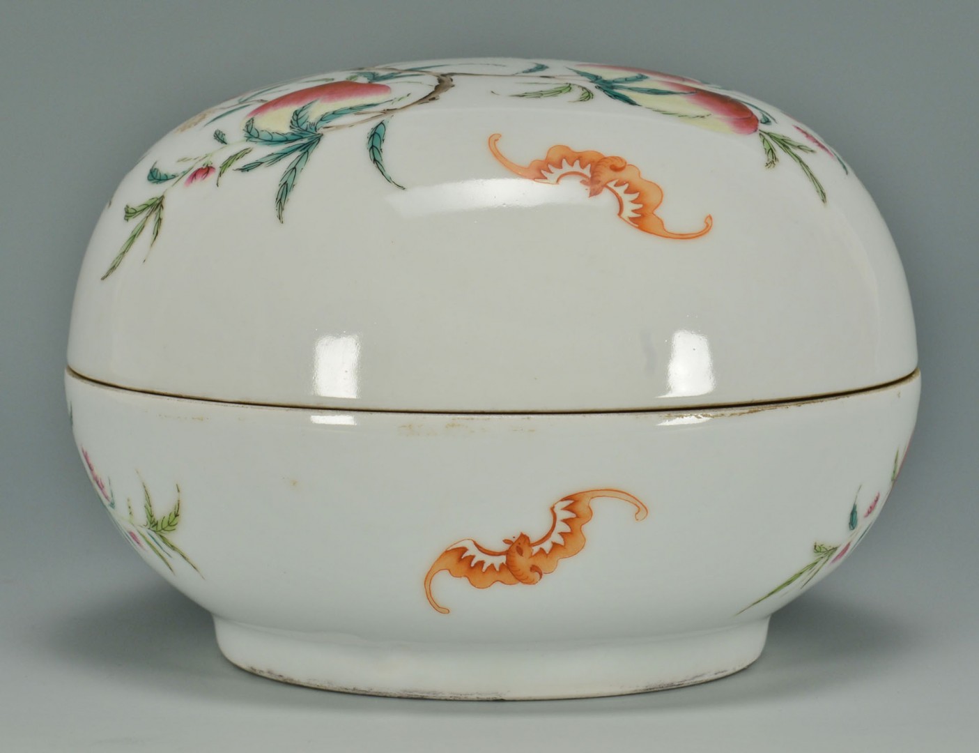 Lot 8: Chinese Porcelain Famille Rose Penghe Box