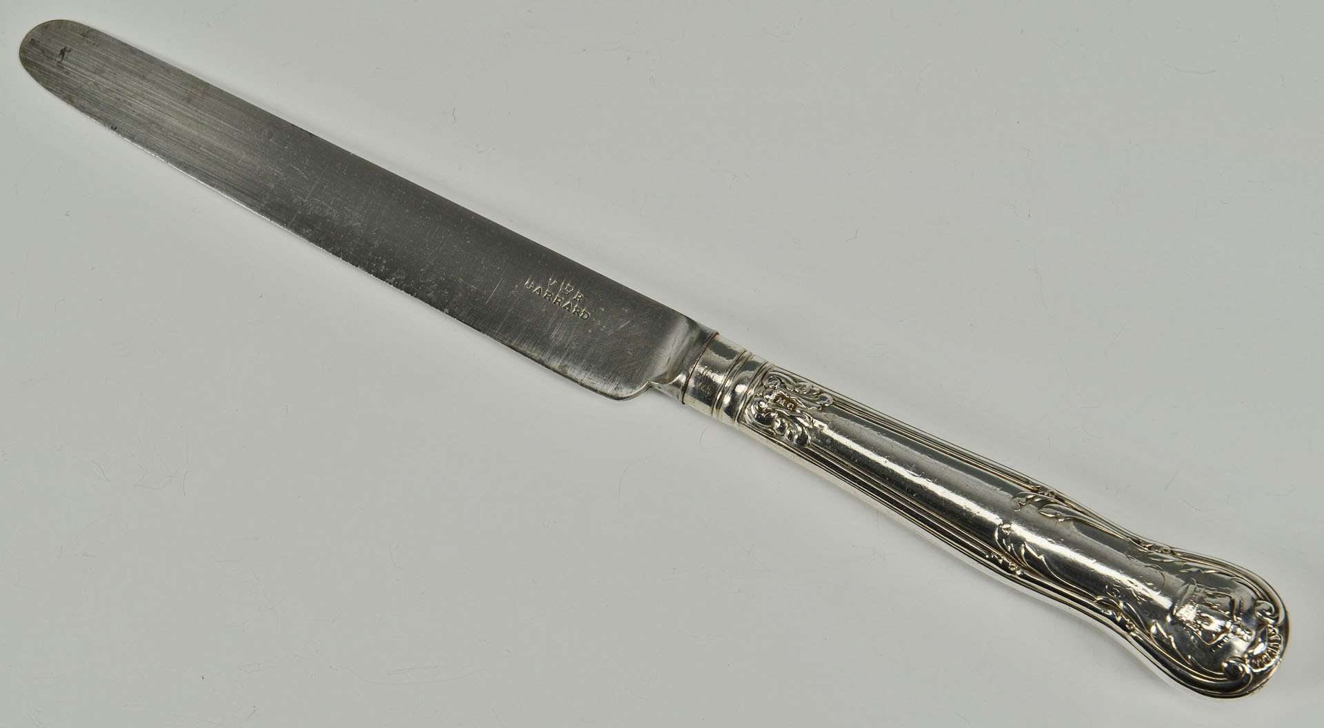 Lot 94: 12 sterling knives by Mary Chawner for Queen Adela