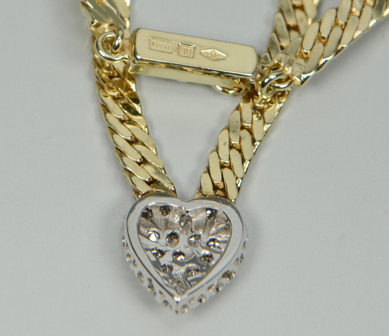 Lot 3088057: 14k Diamond Heart Necklace