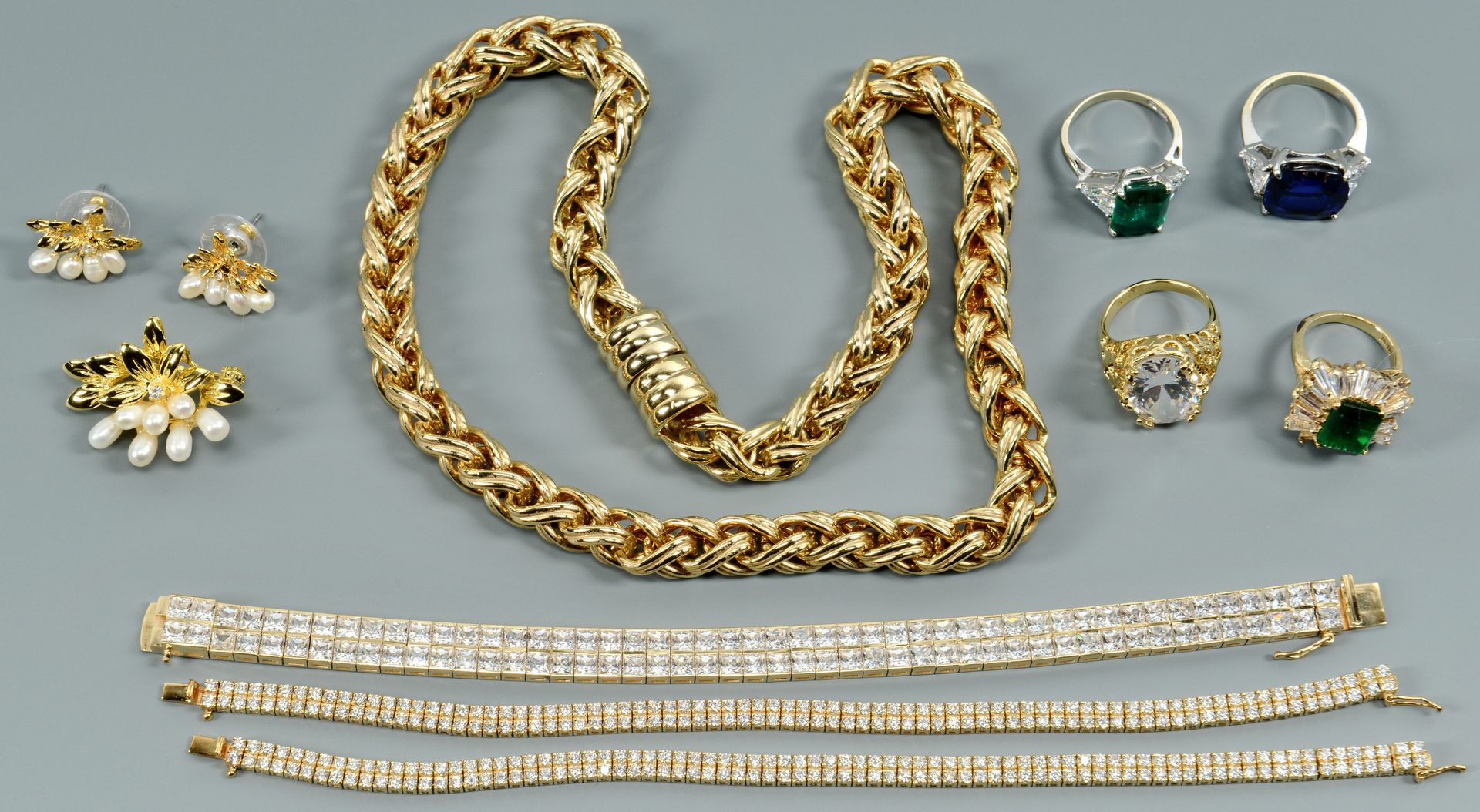 Lot 3088062: Travel Jewelry incl 14k with Synthetic Stones