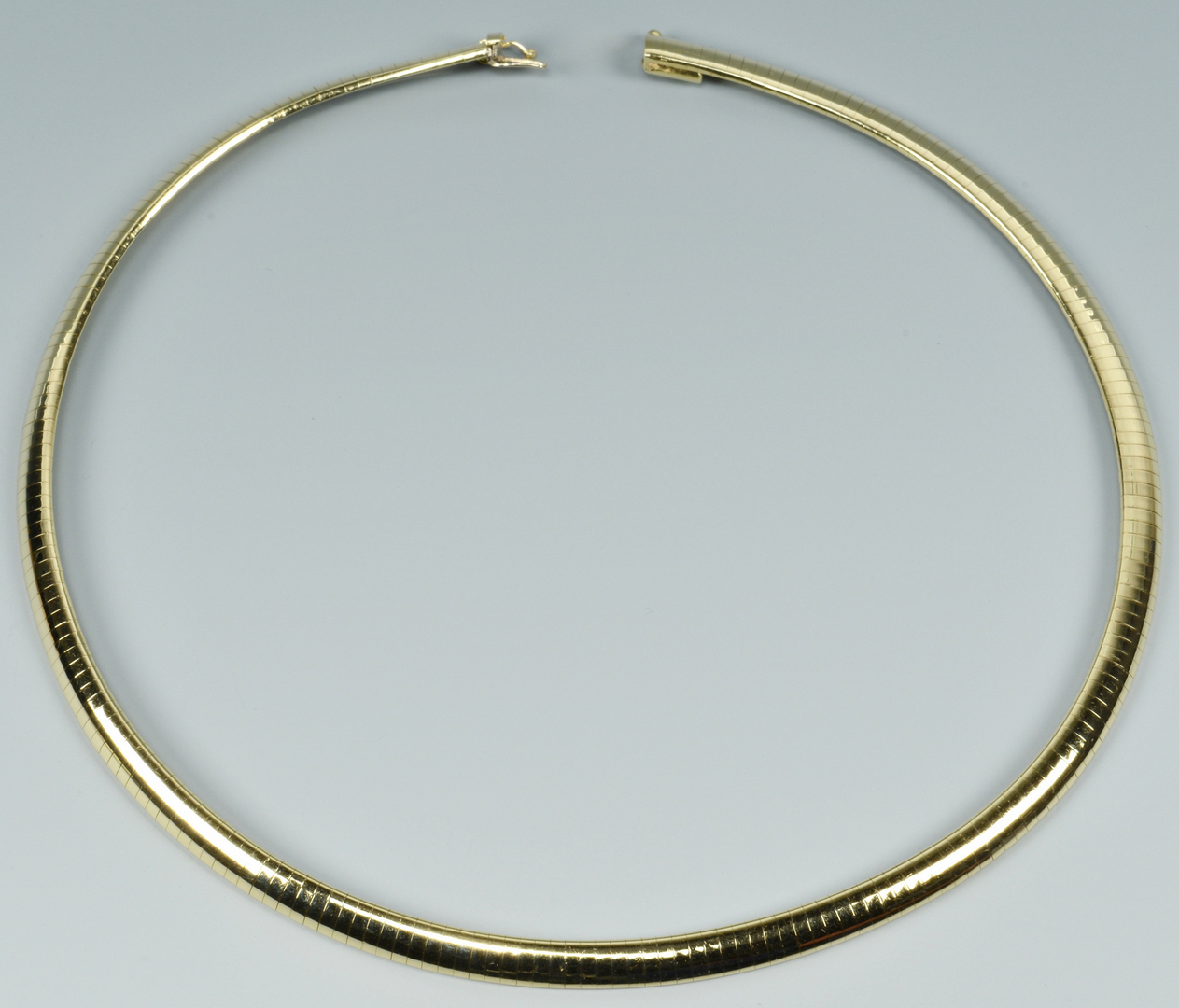Lot 3088064: 14k Yellow Gold Omega Collar Necklace