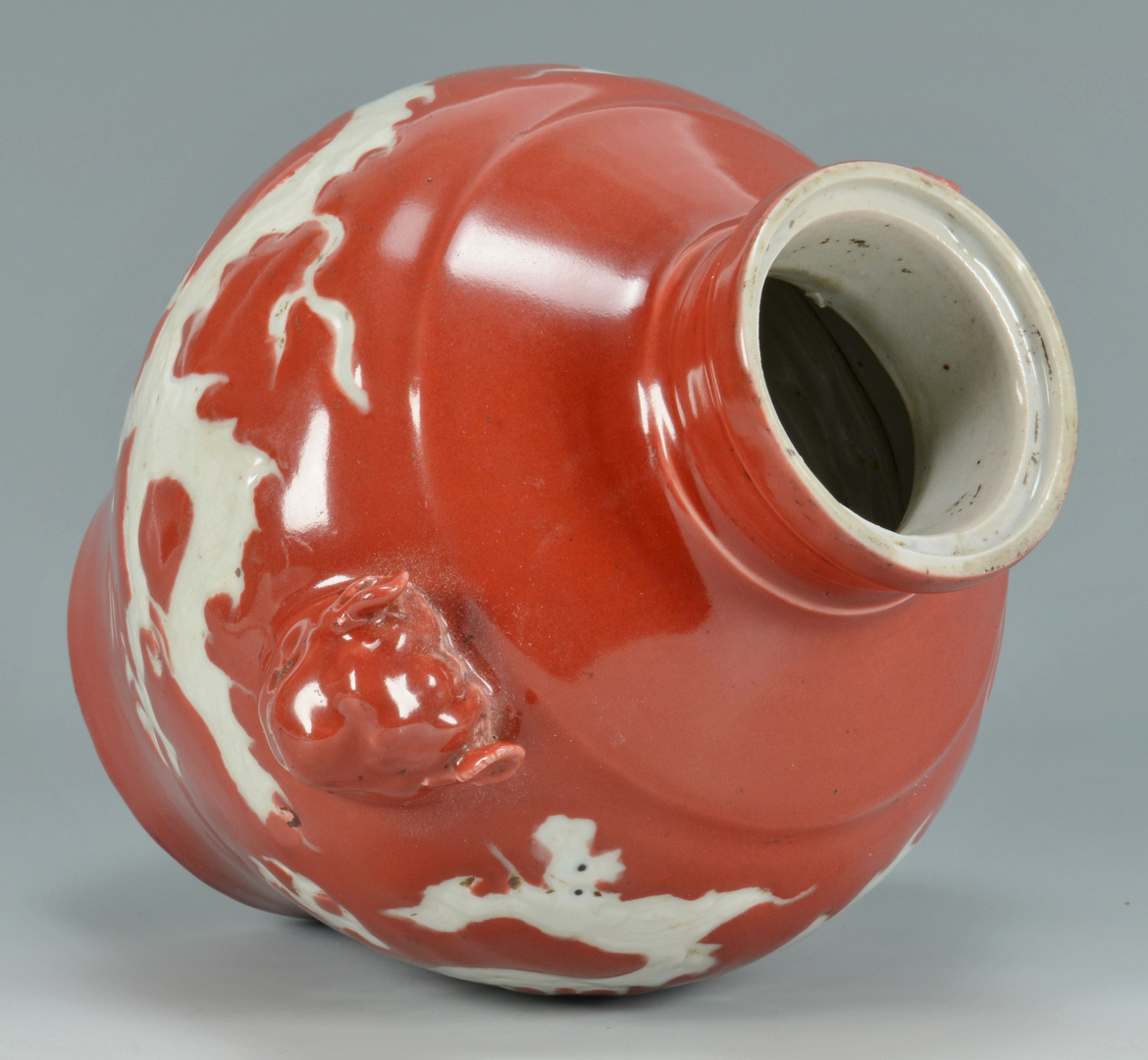 Lot 3088277: Chinese Dragon Vase