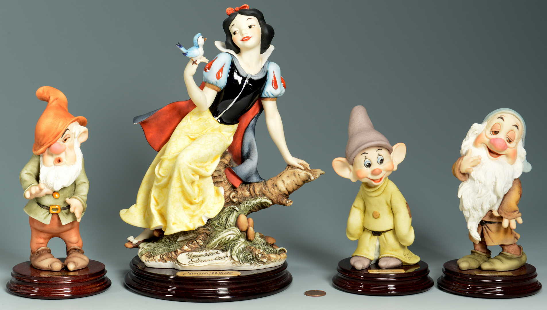 Lot 3088304: 4 Giuseppe Armani Snow White Figures