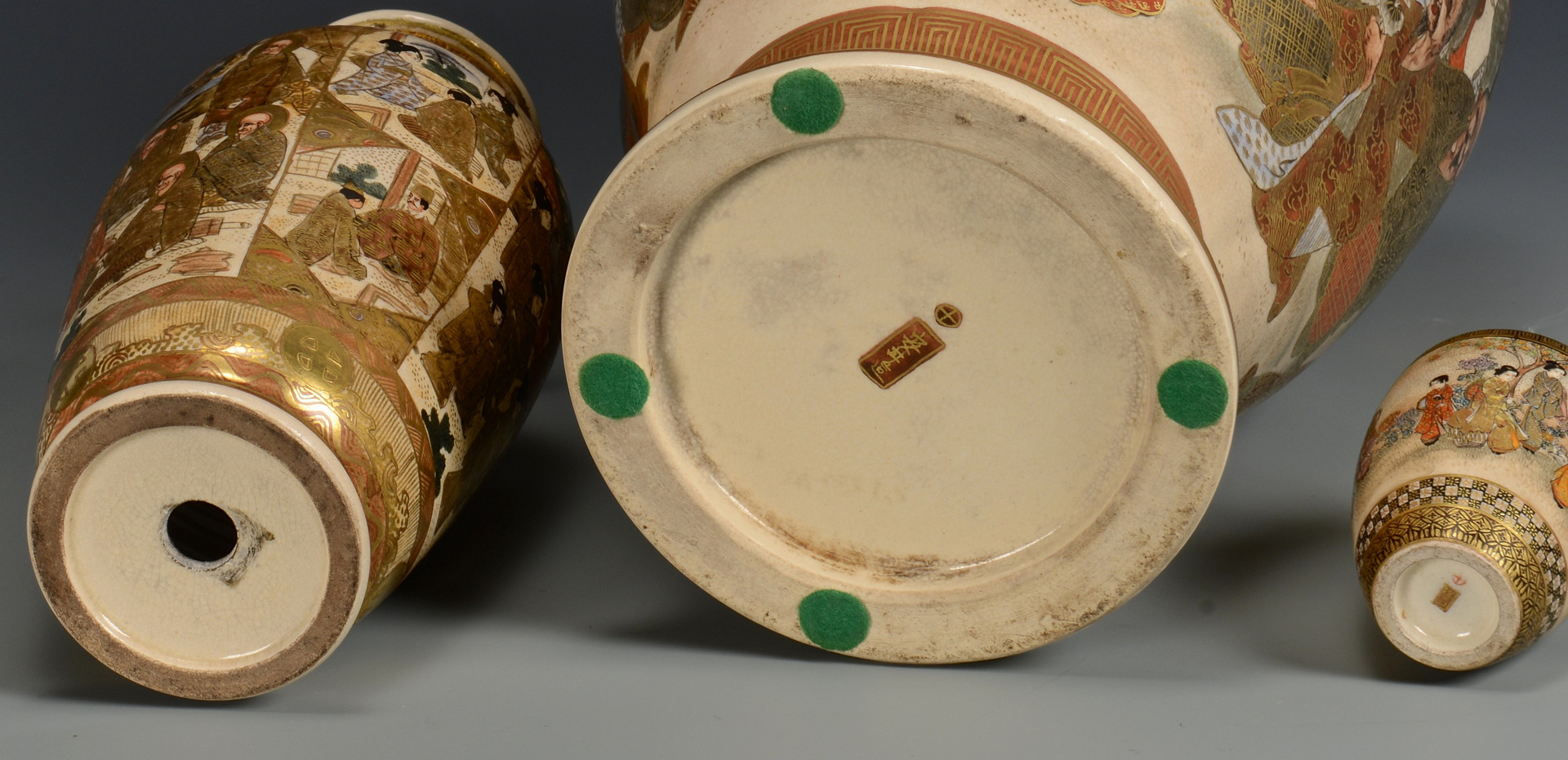 Lot 228: 3 Satsuma Vases with Shimazu crests