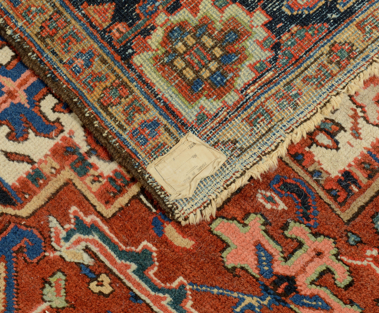 Lot 314: Heriz carpet, 11'8" x 8'9"