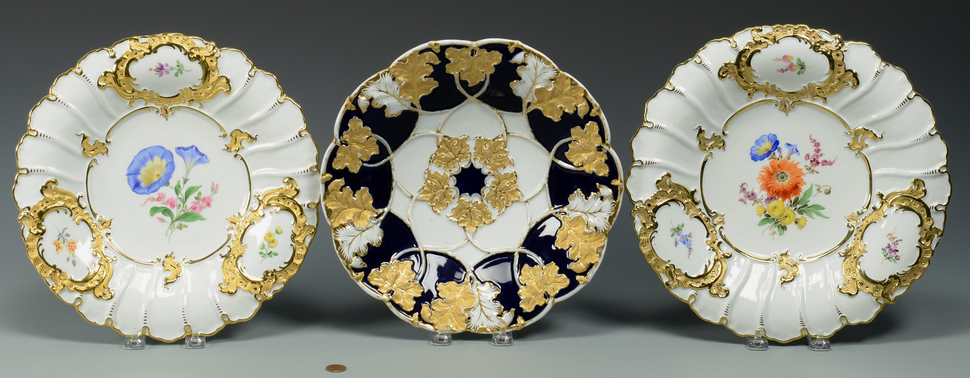 Lot 331: 3 Meissen Chargers