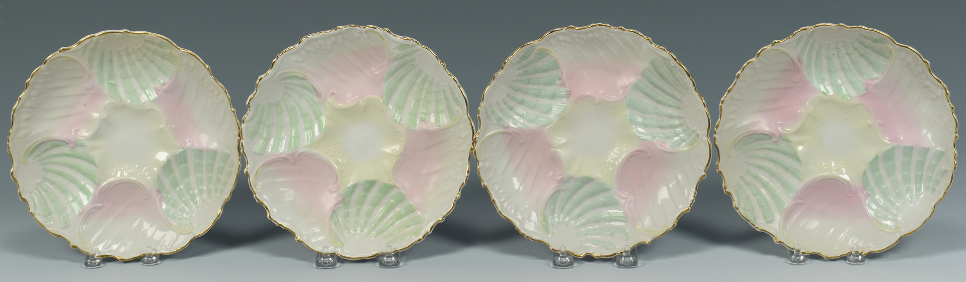 Lot 348: 12 Oyster Plates (11 plus 1)