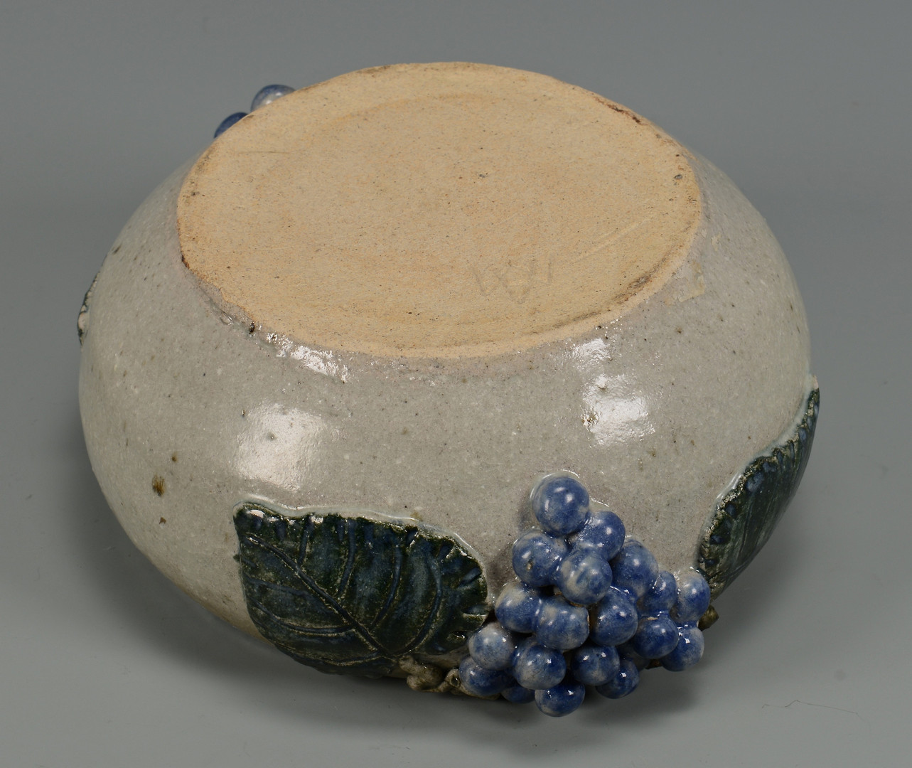 Lot 371: GA Folk Pottery Arie Meaders Grape Bowl