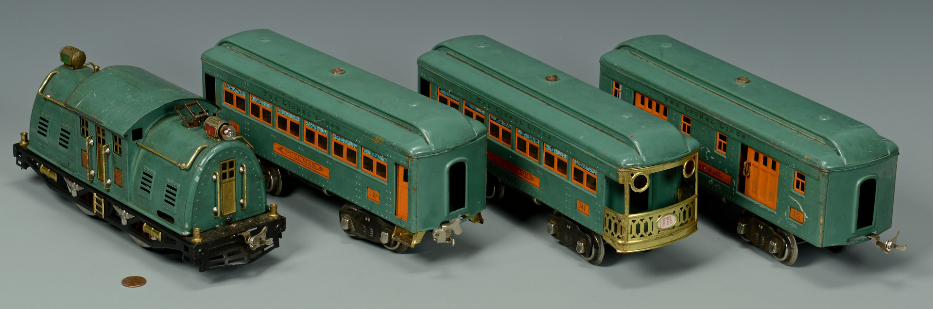 Lot 462: Boxed Train sets incl. Lionel 352E, American Flyer