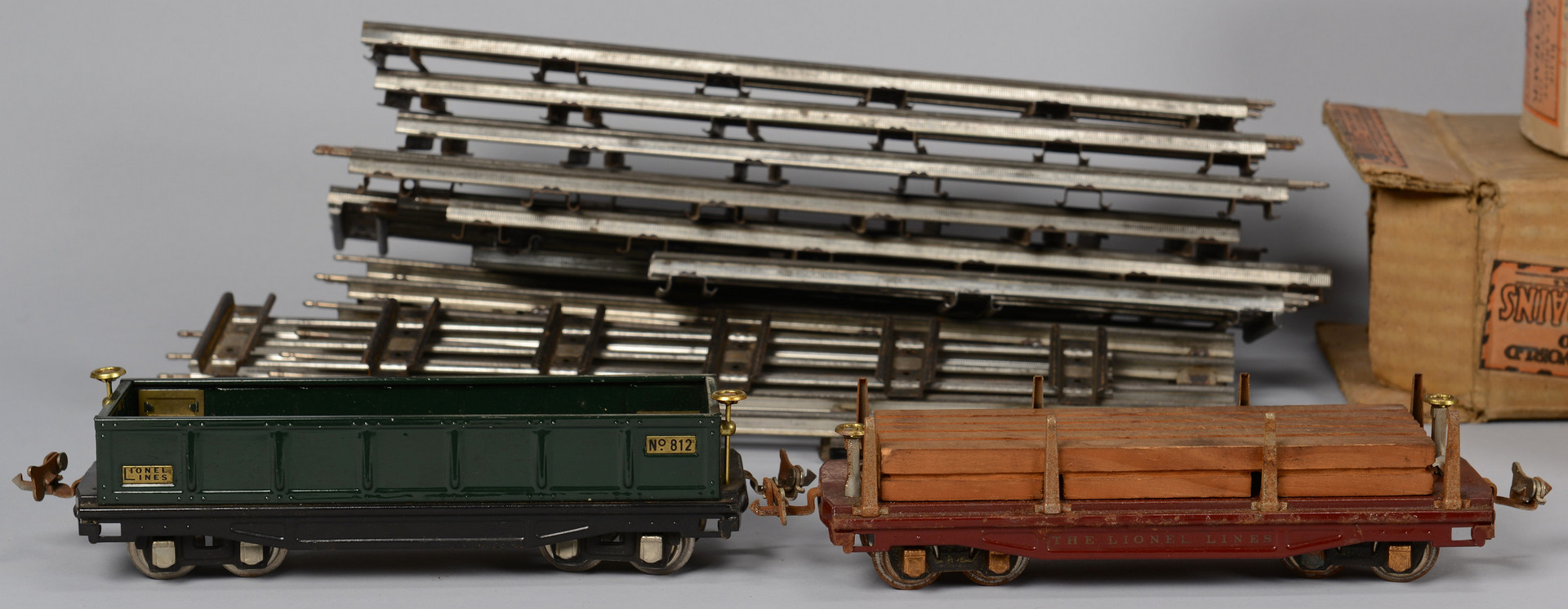 Lot 464: Large Lionel O Gauge Train Set, 13 total