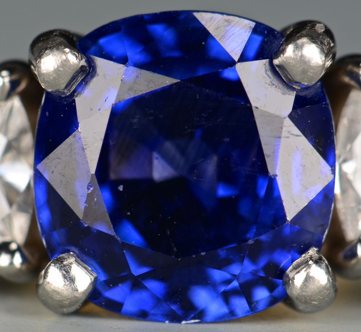 Lot 47: 18K Platinum Sapphire Diamond Ring