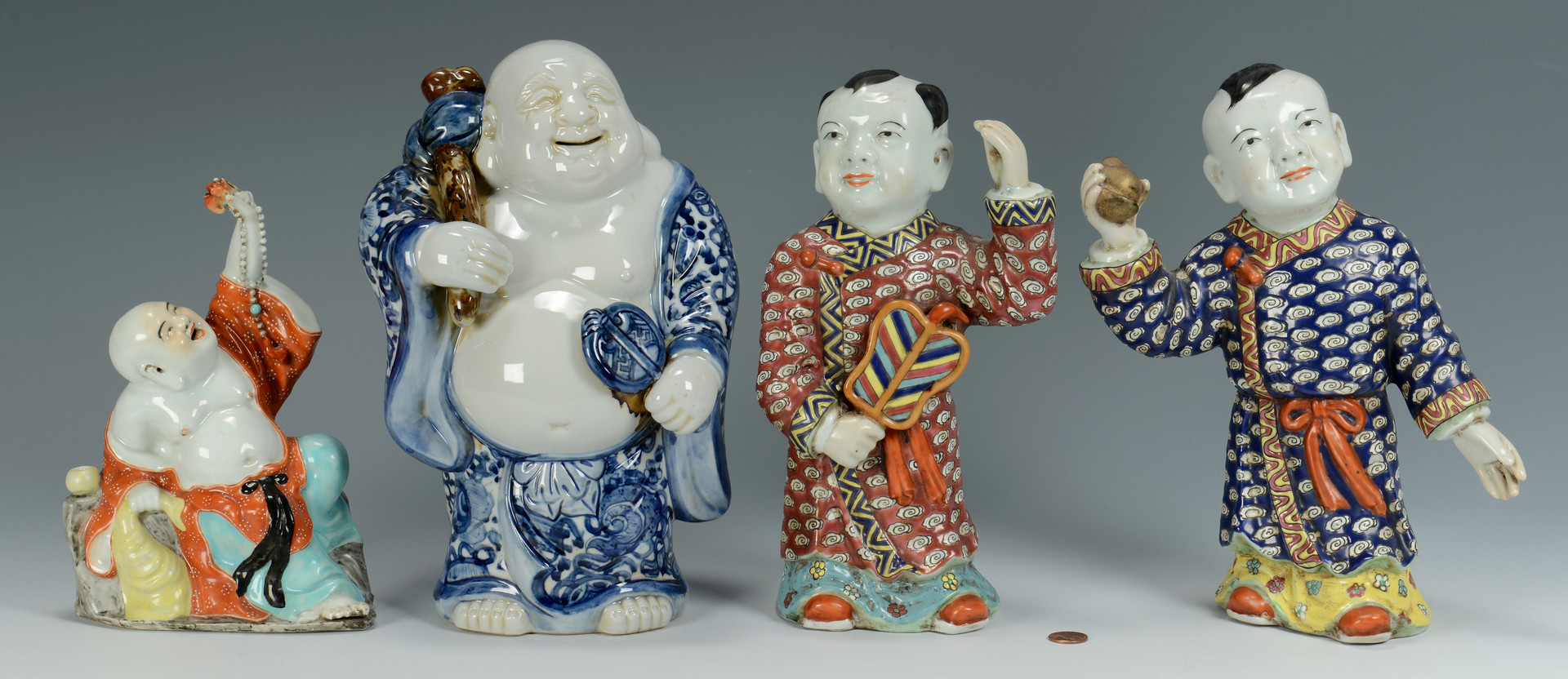 Lot 565: 4 Chinese Porcelain Figures