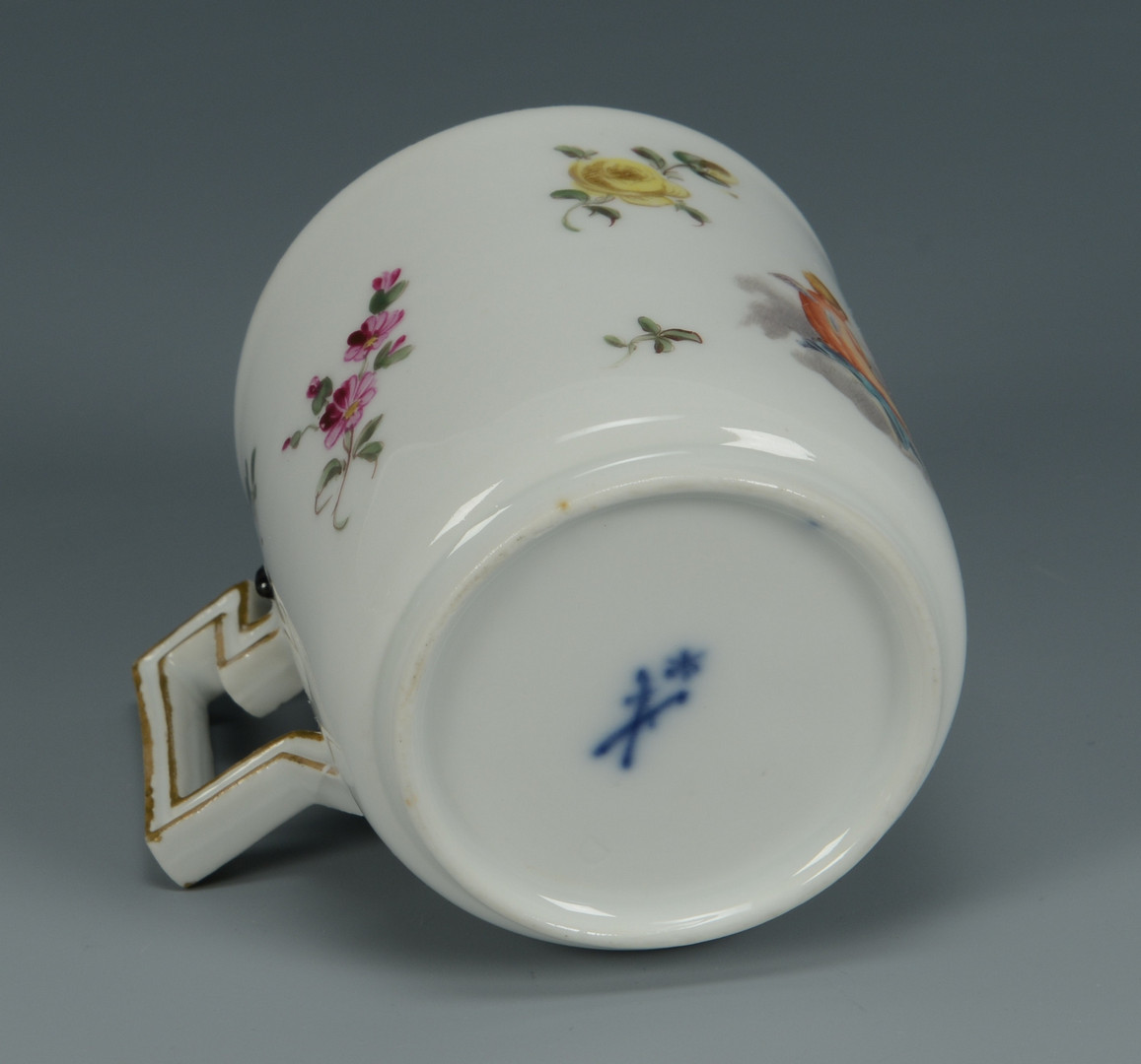 Lot 616: 5 Pieces Continental Porcelain