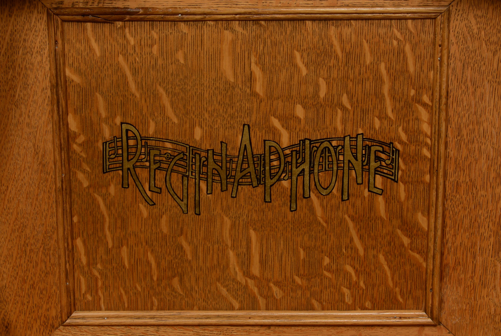Lot 646: Reginaphone Lion's Head Music Box
