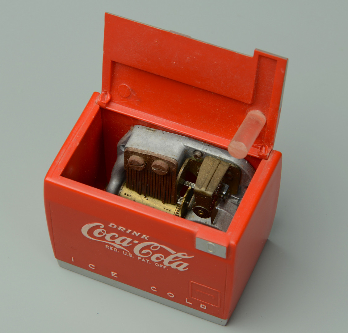 Lot 684: Grouping Coca-Cola Advertising Items, 9 pcs.