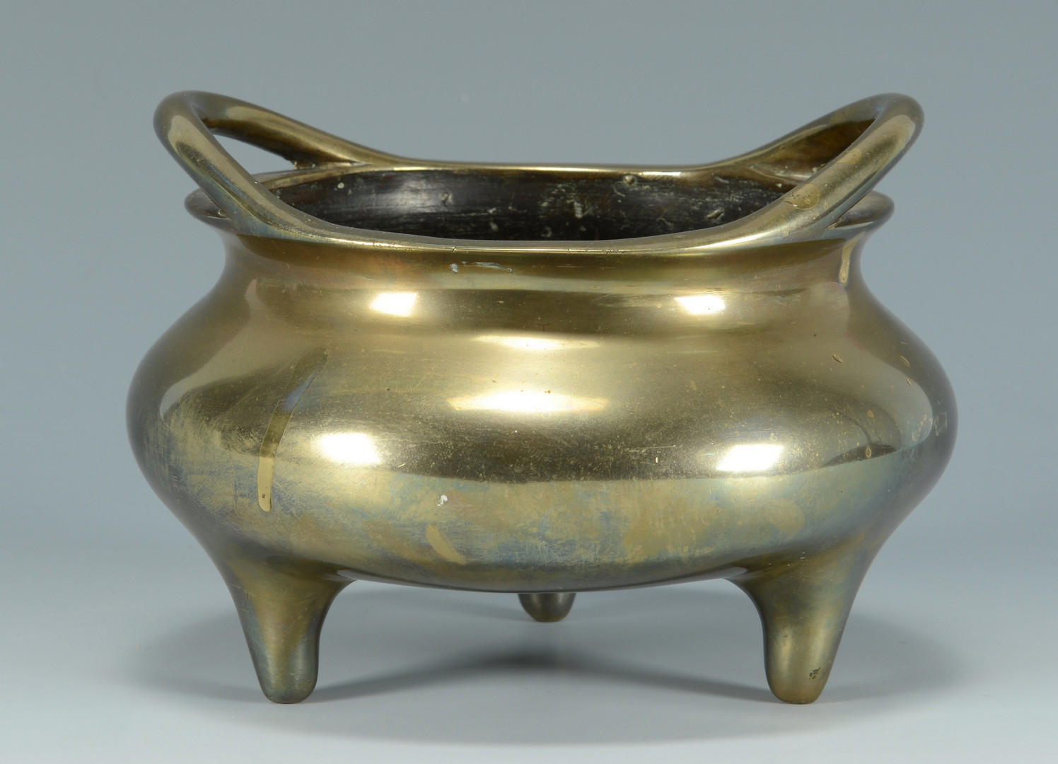 Lot 735: Asian and Mideast Metalware Items