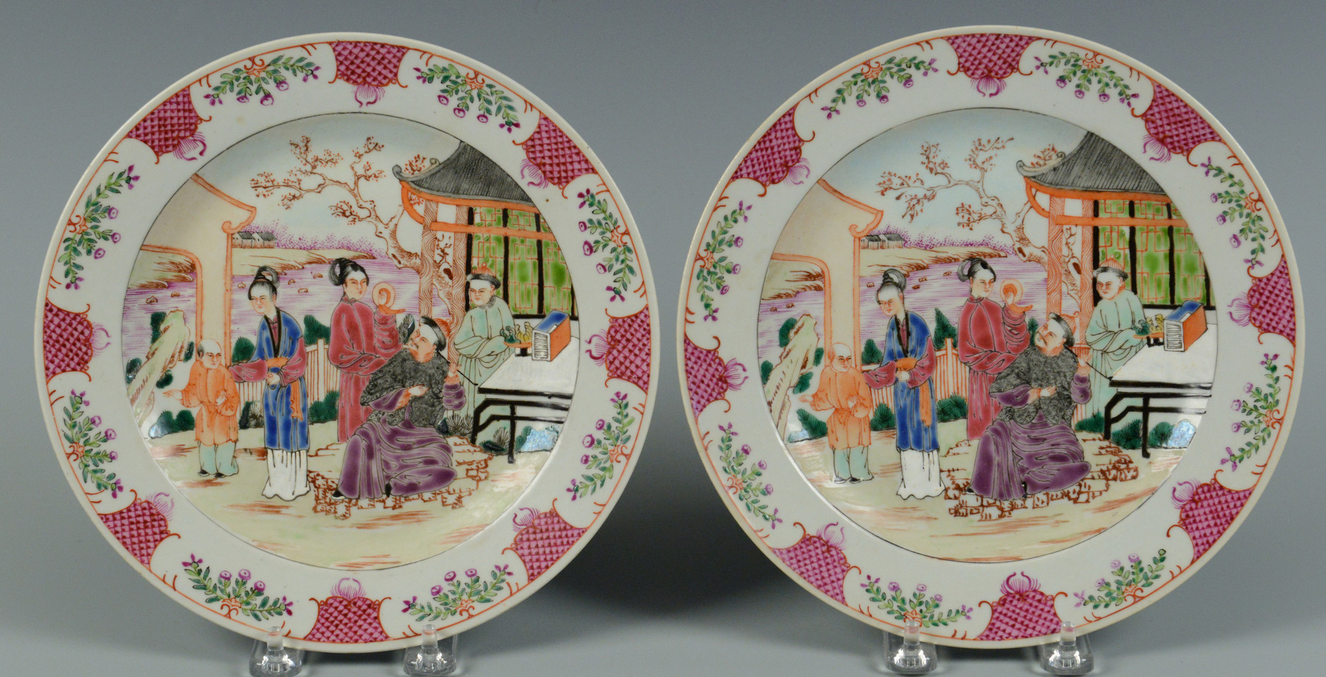 Lot 744: 5 Chinese Famille Rose Porcelain Items