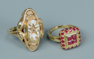 Lot 799: Two 14k Vintage style Rings