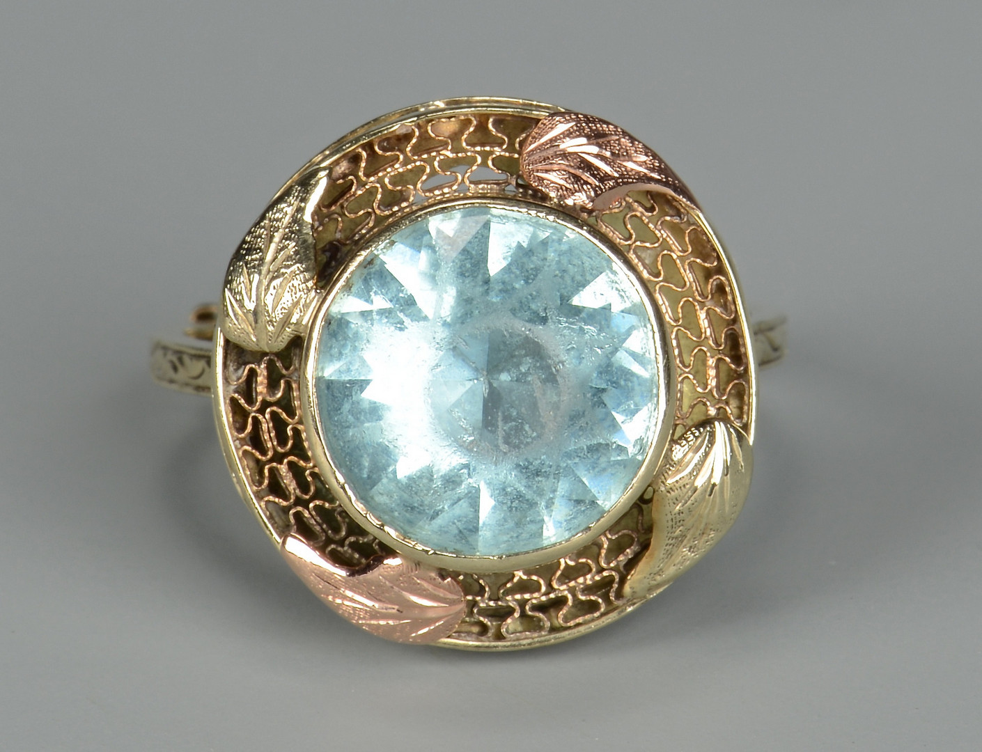 Lot 804: Vintage 14K Aquamarine Ring