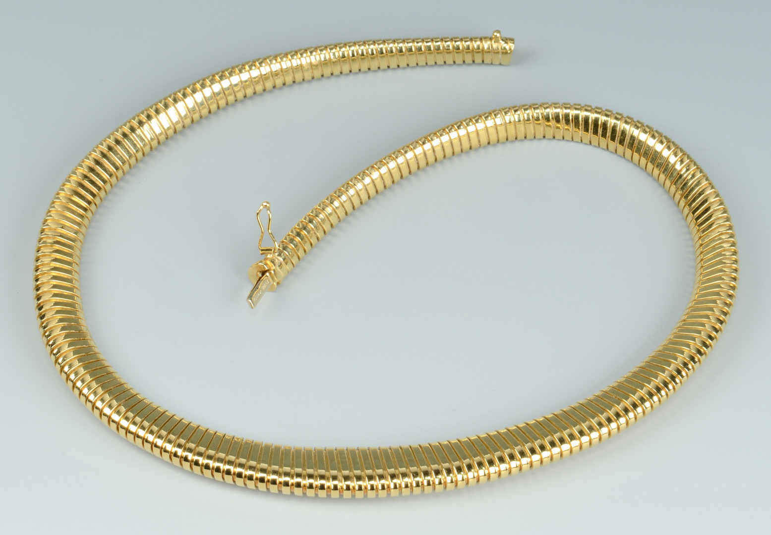 Lot 107: 18k Gold Graduated Collar Necklace, 43.4 grams
