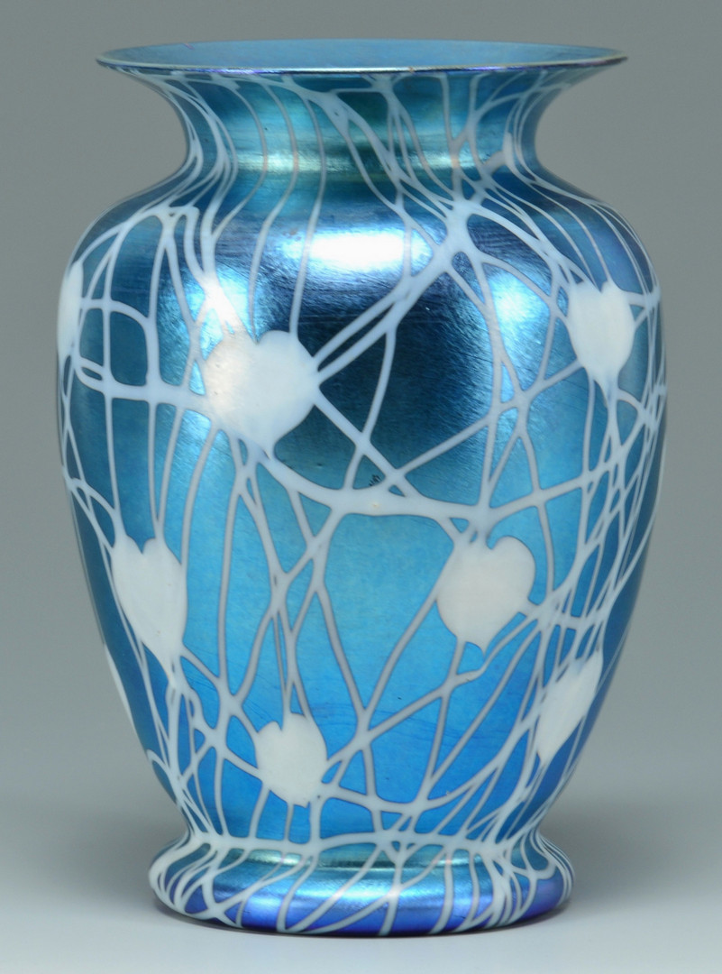 Lot 115: Durand Glass Hanging Heart Design Vase