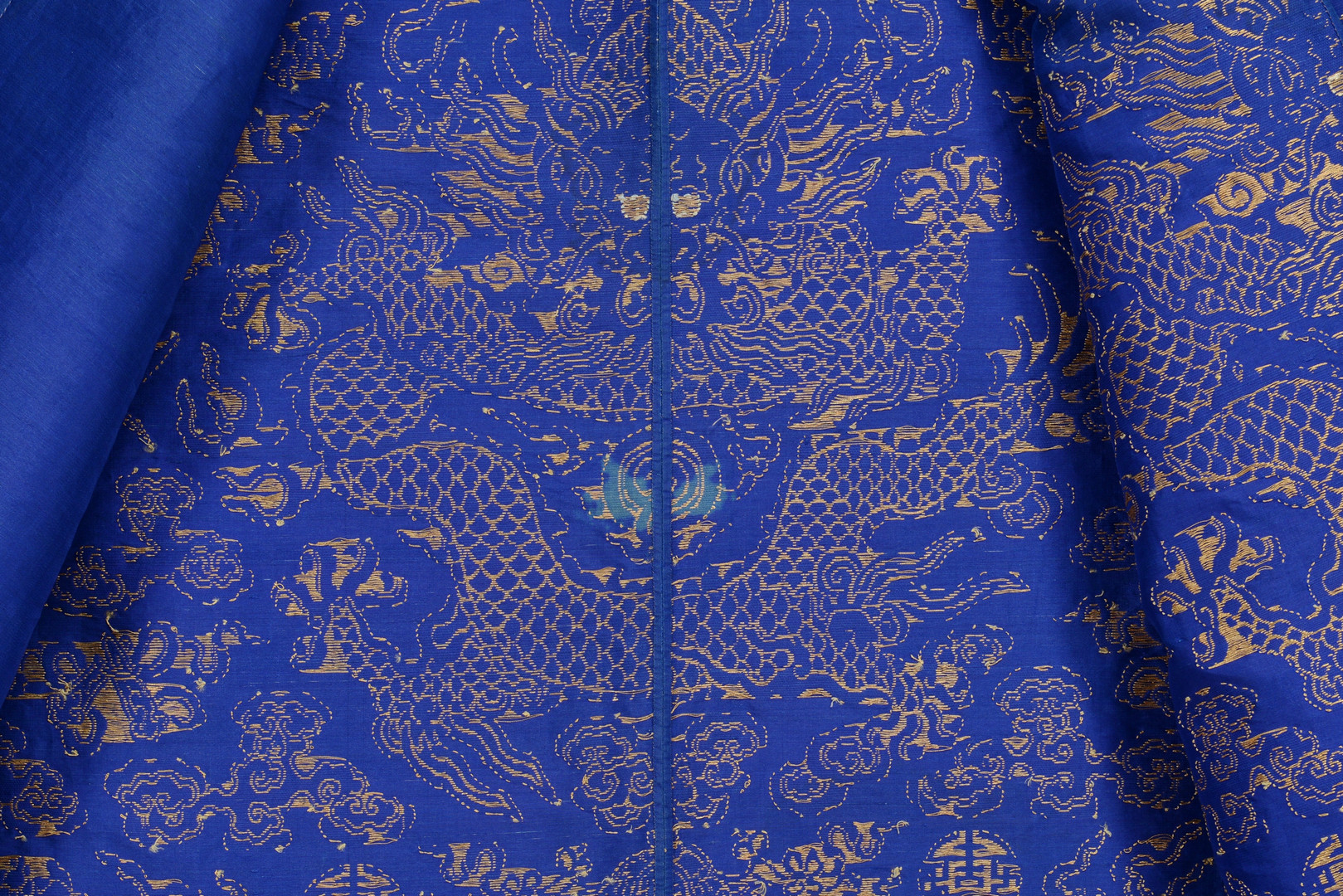 Lot 18: Qing Dynasty Nine Dragon Robe