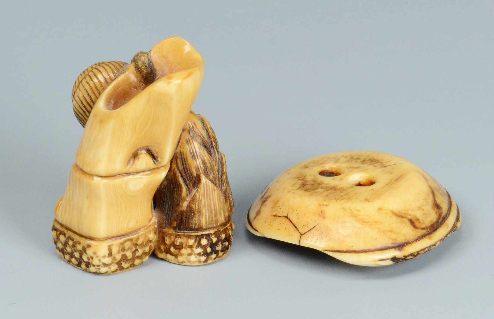 Lot 23: 3 Carved Japanese Ivory Netsukes